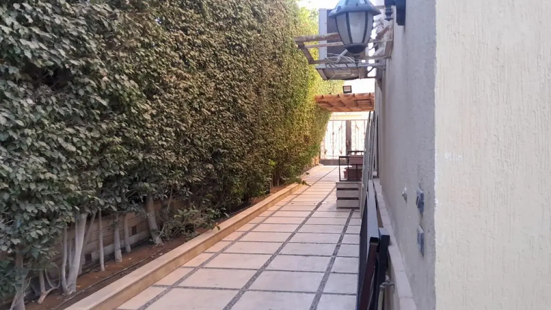 فيلا للبيع جاهزه للسكن فى الرحاب هيلز بموقع مميز