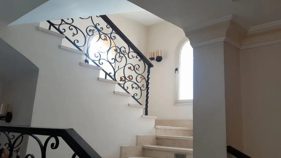 فيلا للبيع جاهزه للسكن فى الرحاب هيلز بموقع مميز