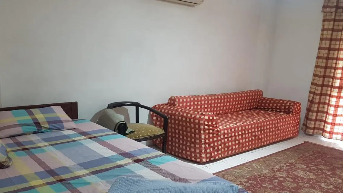 شقة للايجار90م فى المرحلة التانية جاهزه للسكن 