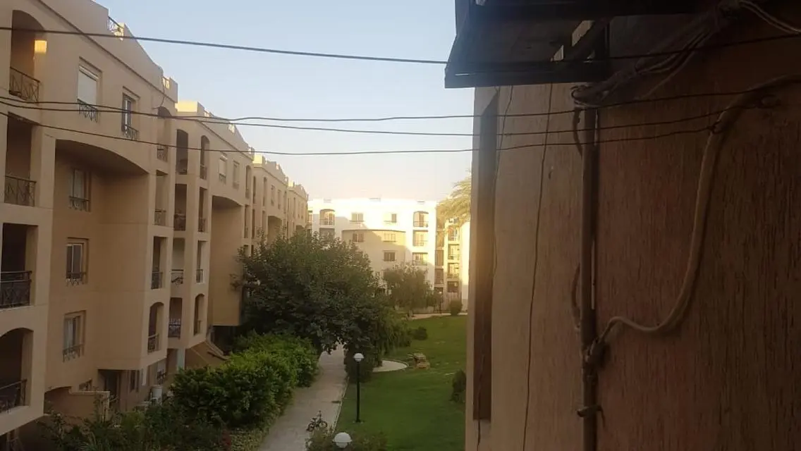 شقة للايجار90م فى المرحلة التانية جاهزه للسكن 
