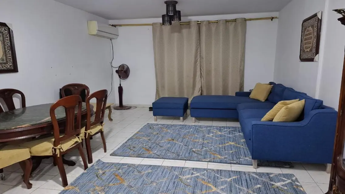 شقة للايجار90م فى المرحلة التانية جاهزه للسكن 