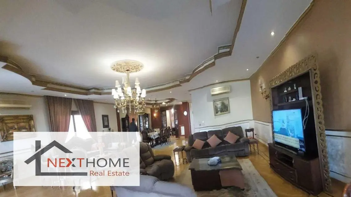 Separate villa 1000 sqm in Mirage City Super Lux