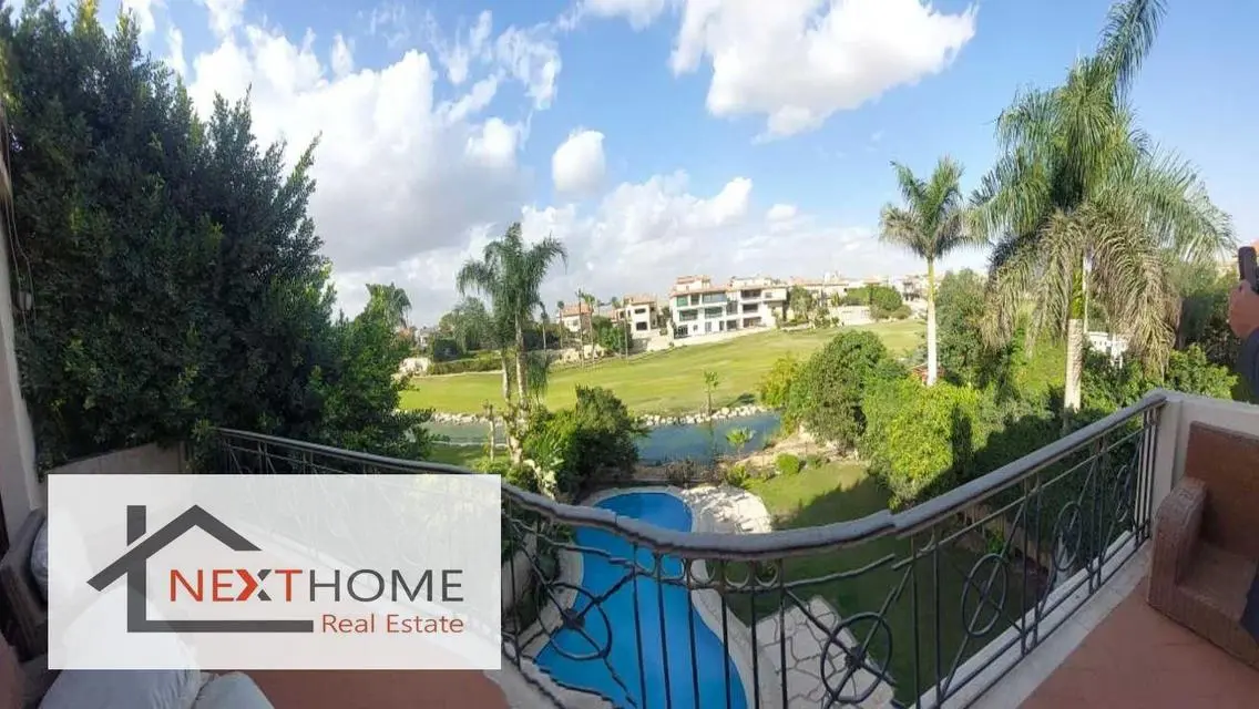Separate villa 1000 sqm in Mirage City Super Lux