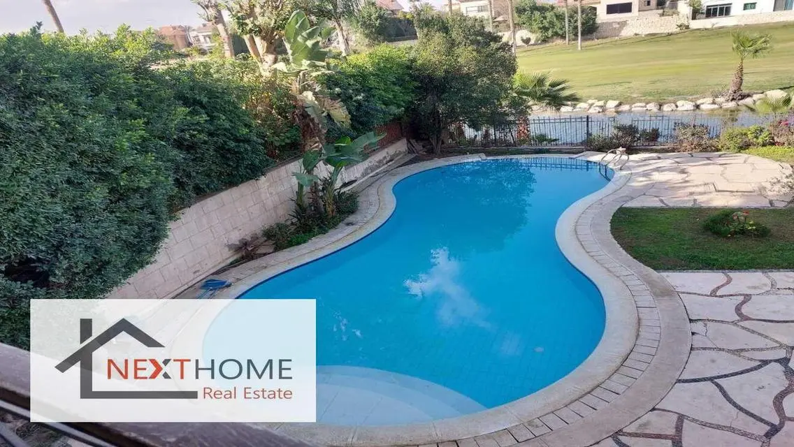Separate villa 1000 sqm in Mirage City Super Lux