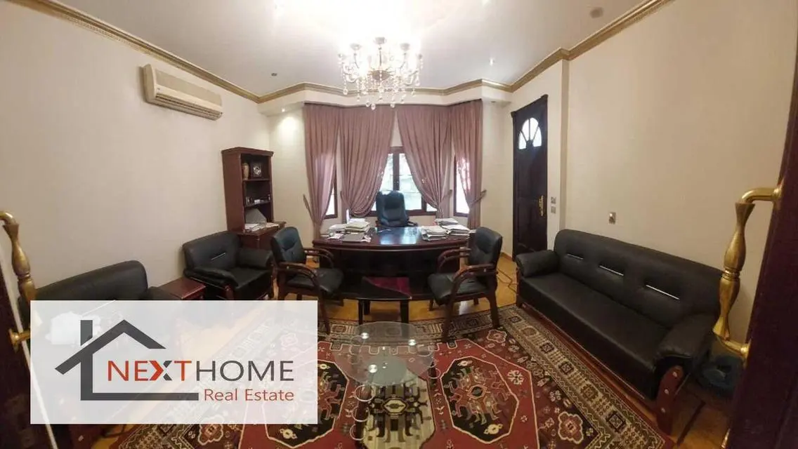 Separate villa 1000 sqm in Mirage City Super Lux