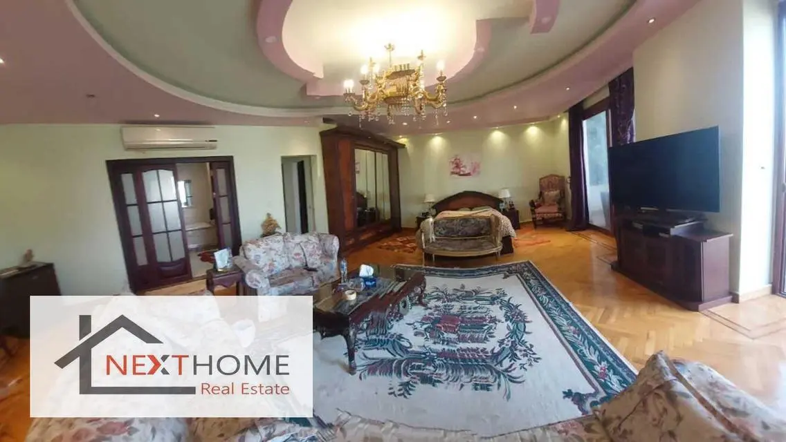 Separate villa 1000 sqm in Mirage City Super Lux
