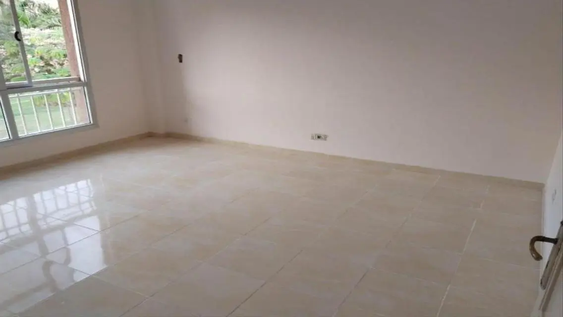 شقة للايجار فاضي في مدينتي 133م أول سكن دور متكرر