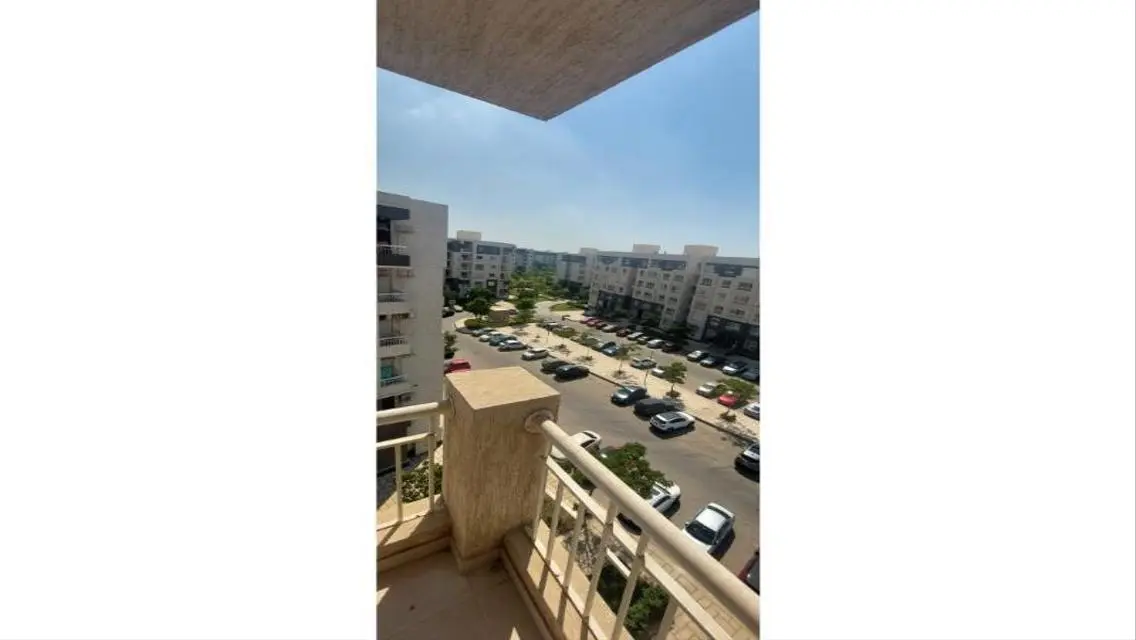 شقة للإيجار في مدينتي قانون جديد 200م 4 غرف B10