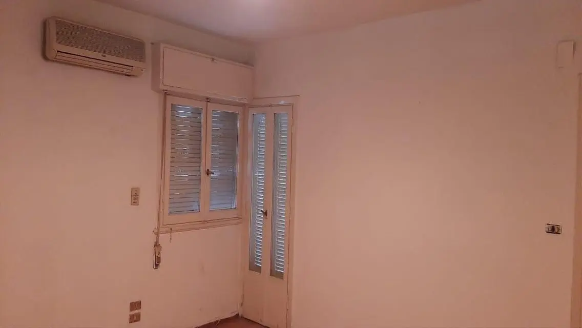 شقة للايجار تشطيب جديد بشارع الاندلس سكني أو اداري