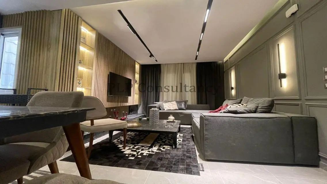 Resale finished penthouse in Mountain View