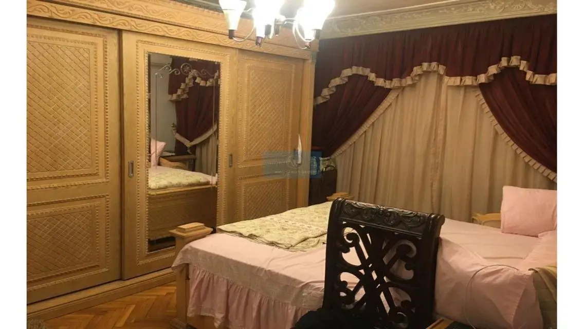 شقه للبيع 160 م في كورنيش النيل المعادي