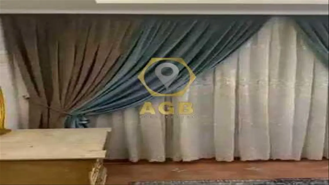 فرصه للبيع شقه 500م على النيل شارع البحر الاعظم