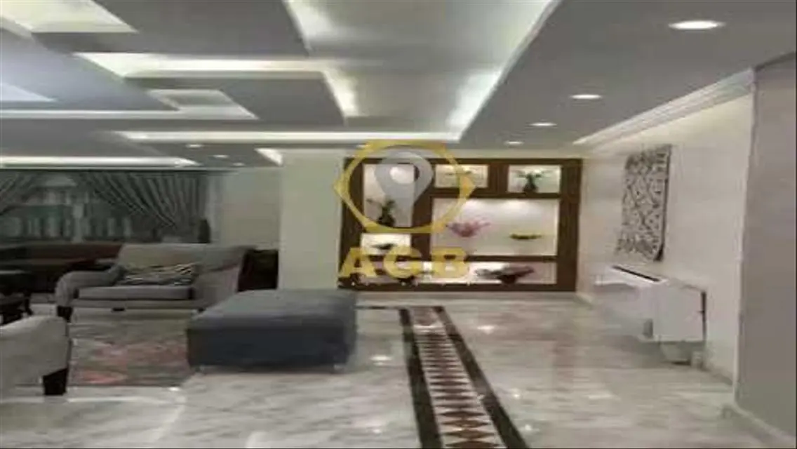 فرصه للبيع شقه 500م على النيل شارع البحر الاعظم