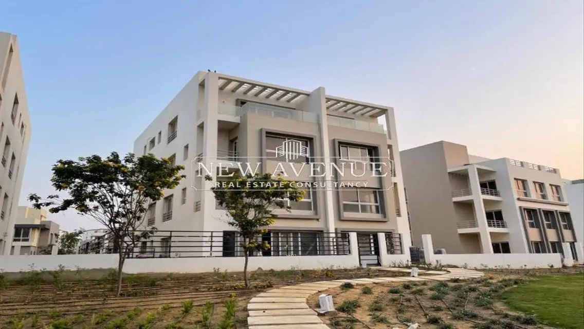 Luxurious Villa for Sale with Spacious Layout