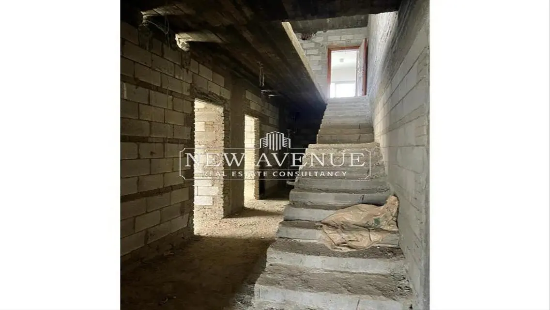 Luxurious Villa for Sale with Spacious Layout