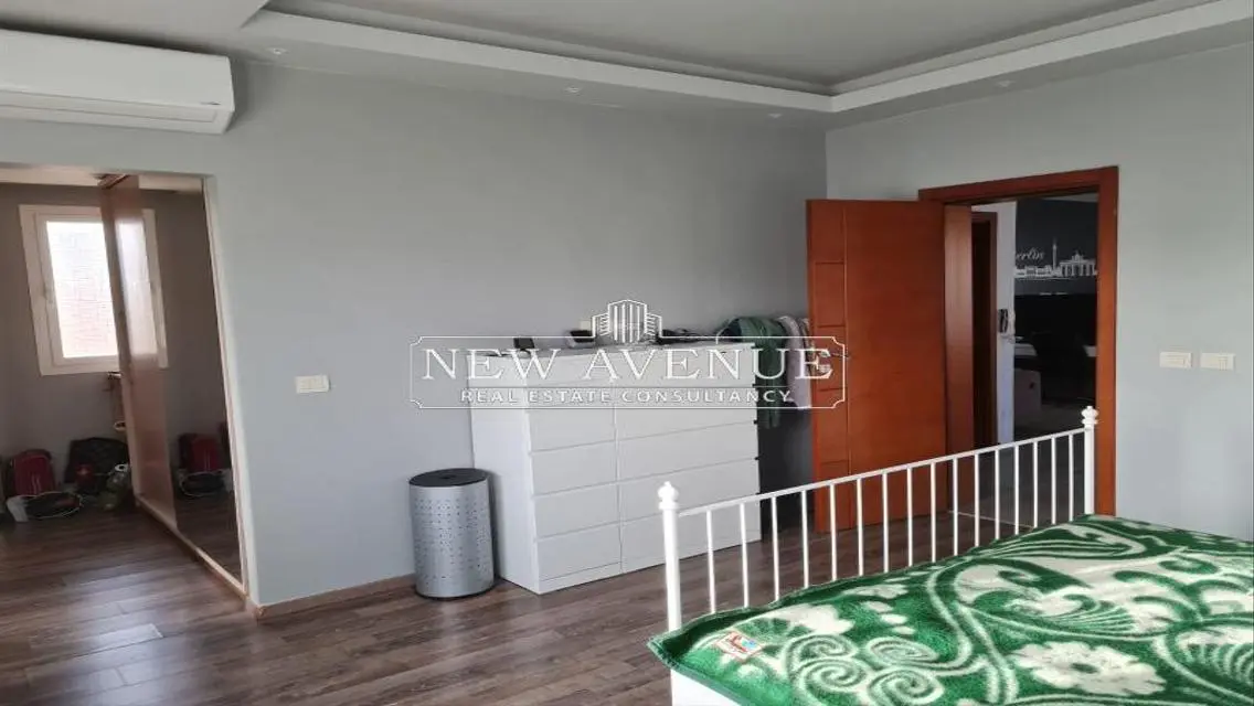 Luxury Villa with Private Garden in the Heart of the City