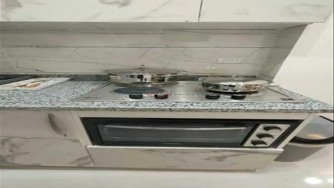 استوديو مفروش جديد للإيجار بالأنتركونتننتال