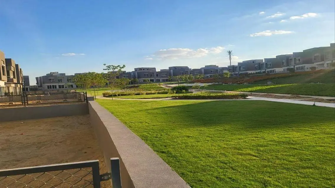 Luxury Villa golf view Ready to Move