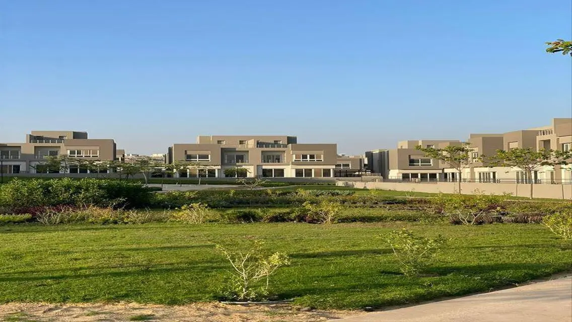 Luxury Villa golf view Ready to Move