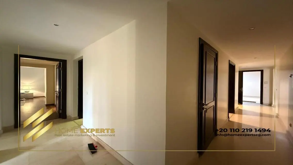 Luxurious furnished apartment with garden for rent