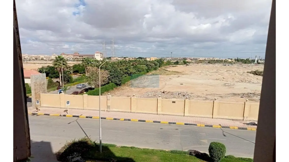 Apartment for Sale with 400 Square Meters