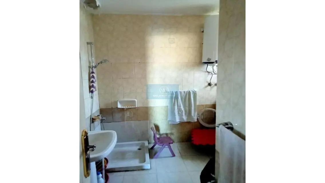 Apartment for Sale with 400 Square Meters
