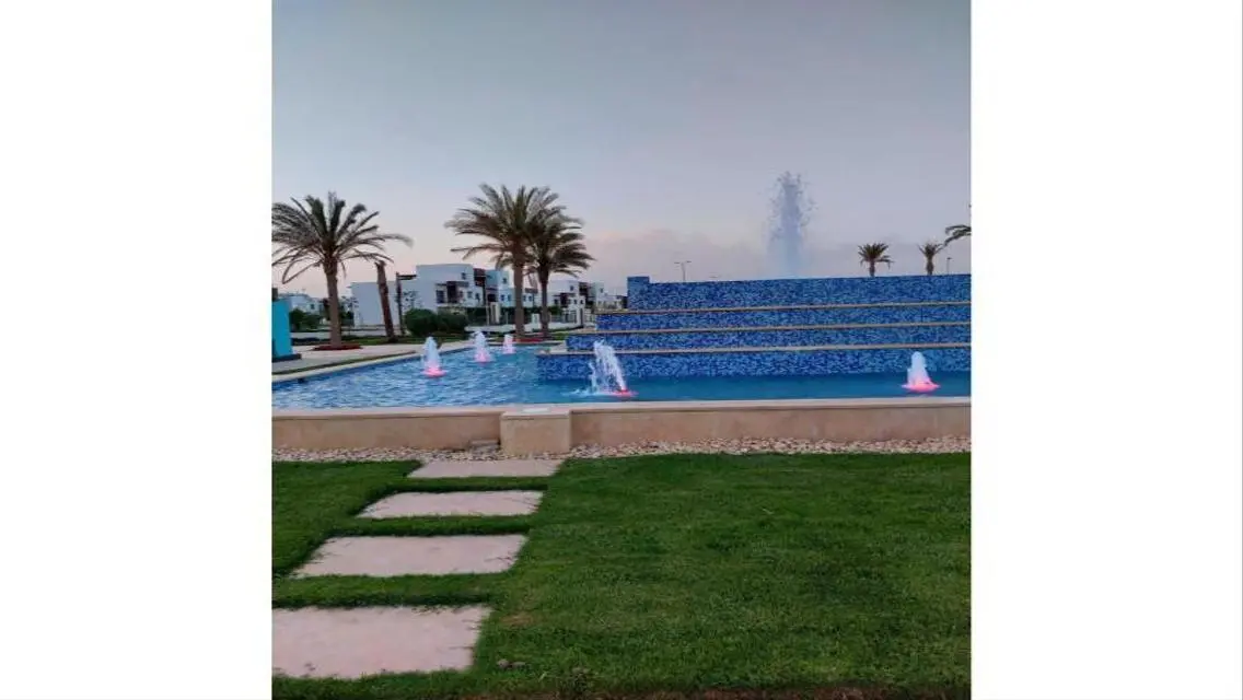 شقة متشطبة بالكامل في هايد بارك بمقدم 900 الف فقط