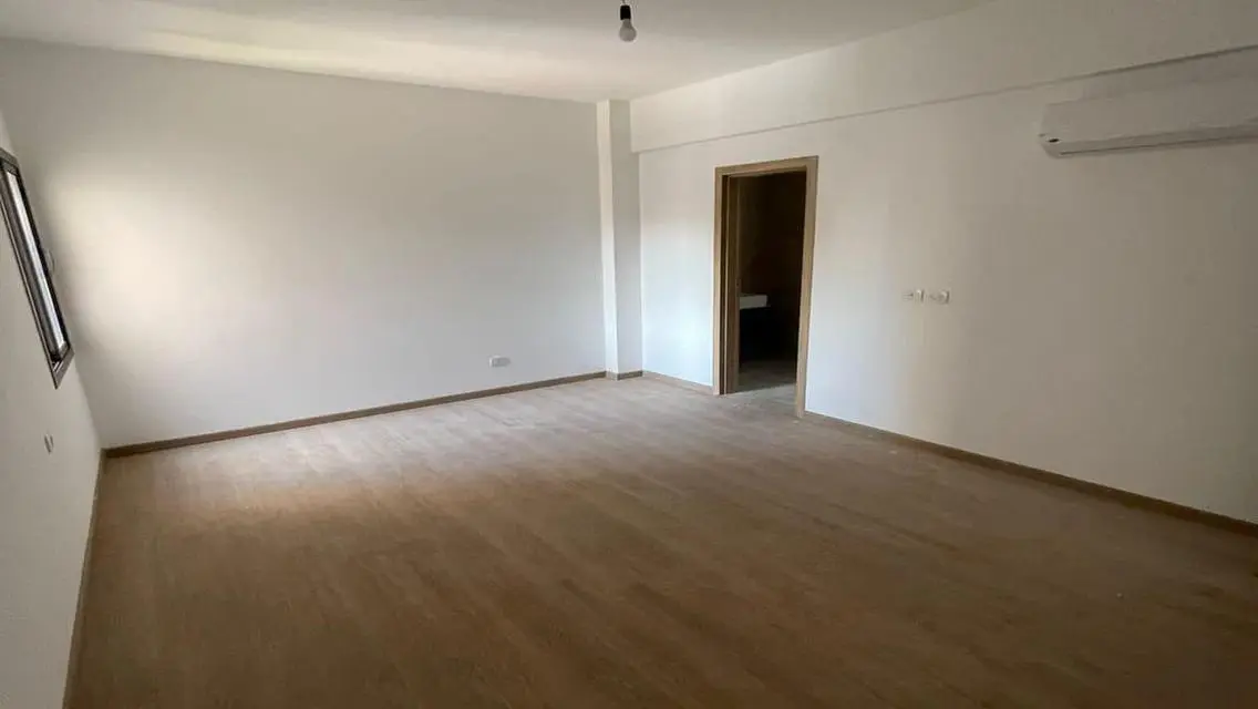 بنتهاوس للبيع بكمباوند فيفت سكوير المراسم -