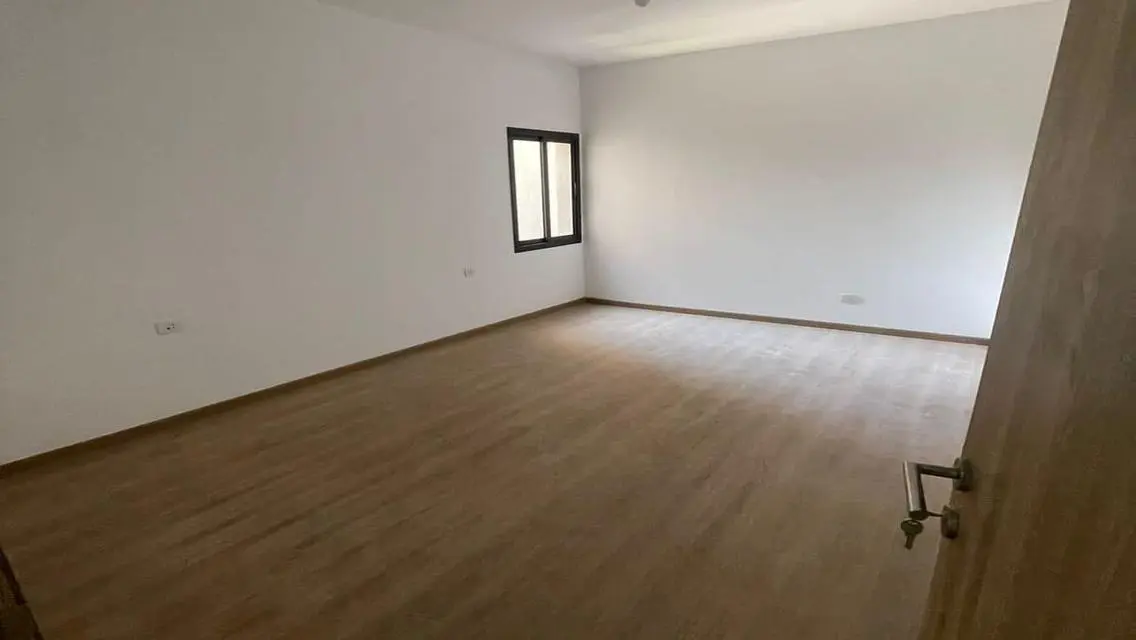 بنتهاوس للبيع بكمباوند فيفت سكوير المراسم -