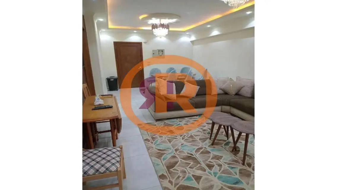 شقة للايجار المفروش بكمباوند وان قطامية بسعر مميز