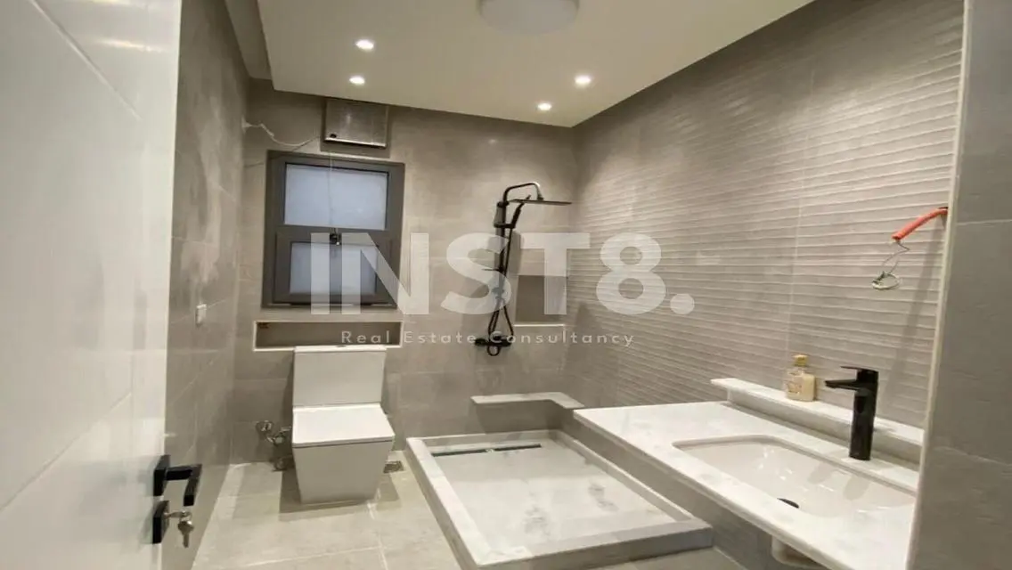 Luxury apartment for rent in Eastown open view