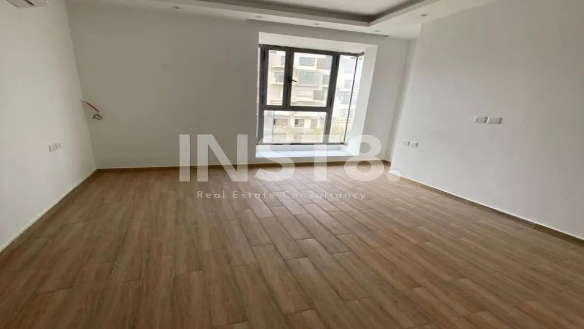 Luxury apartment for rent in Eastown open view