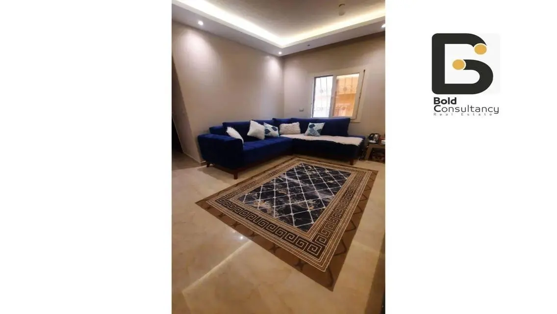 شقة فاخرة بمساحة شرفة وحديقة خاصة للبيع