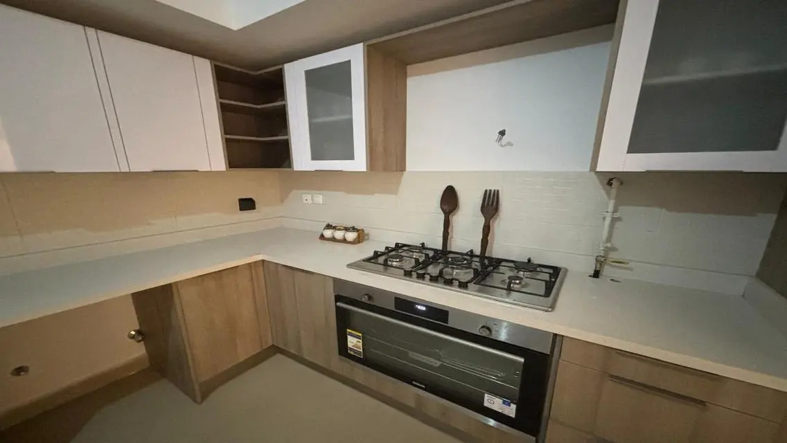 uplex with garden for rent in Uptown Cairo