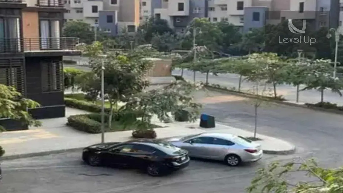 شقة للبيع متشطبة بمقدم أقل في b8 مدينتي