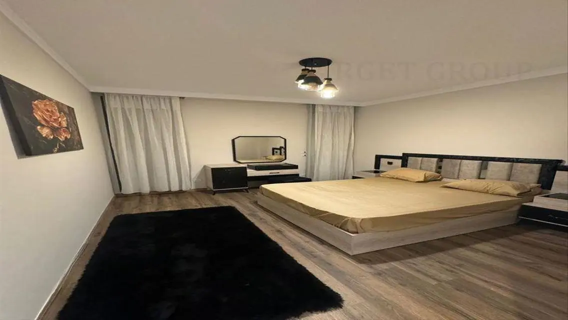 Apartment in Eastown, furnished, ultra modern, fir