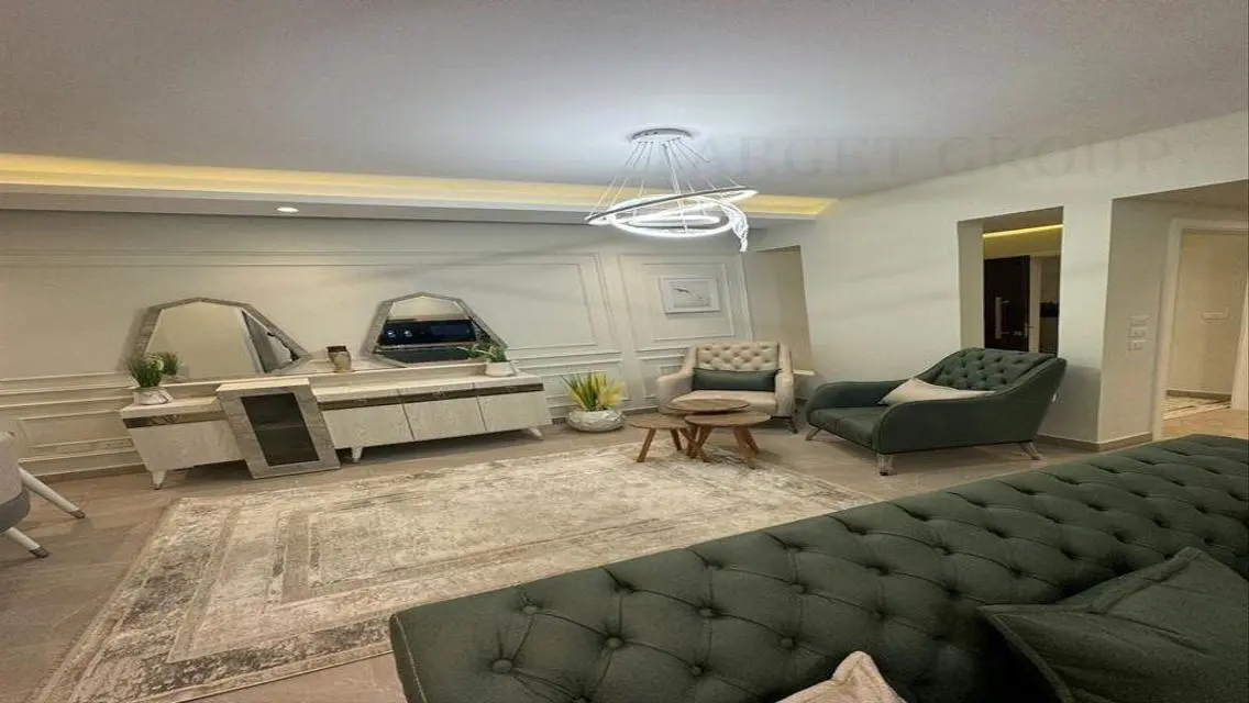 Apartment in Eastown, furnished, ultra modern, fir