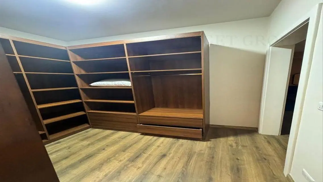 Apartment in Eastown, furnished, ultra modern, fir