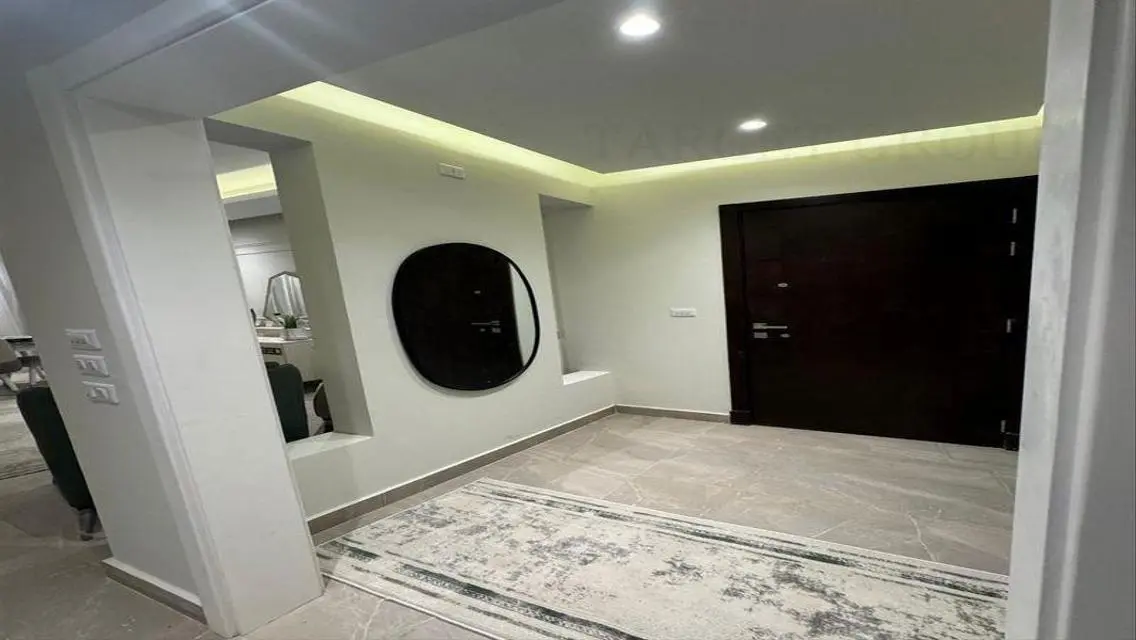 Apartment in Eastown, furnished, ultra modern, fir
