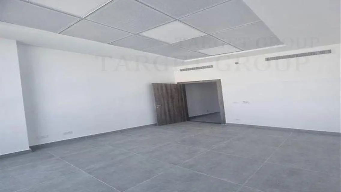 Aiad for rent half equipped