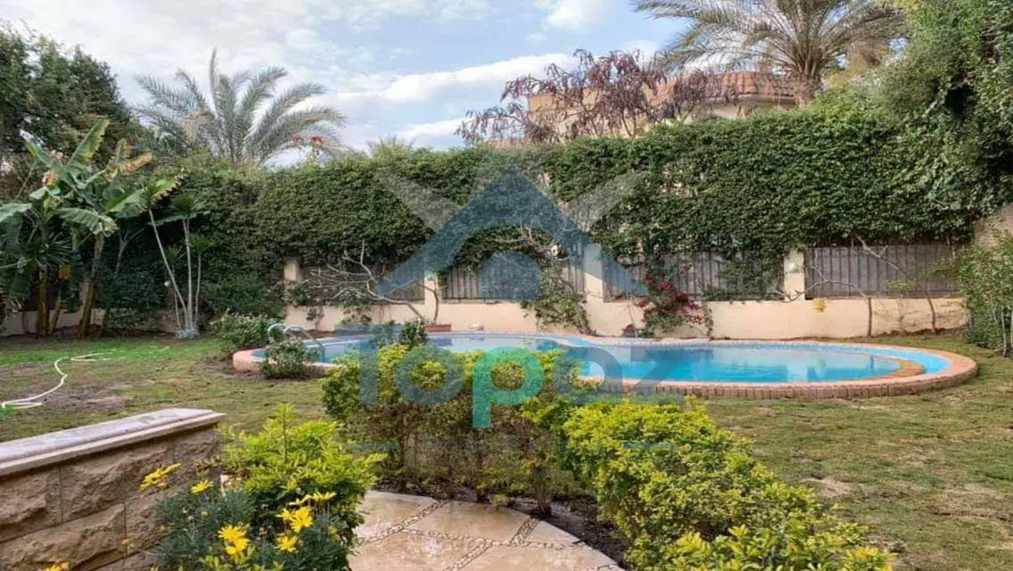 Villa With Swimming pool For Sale at Beverly hills