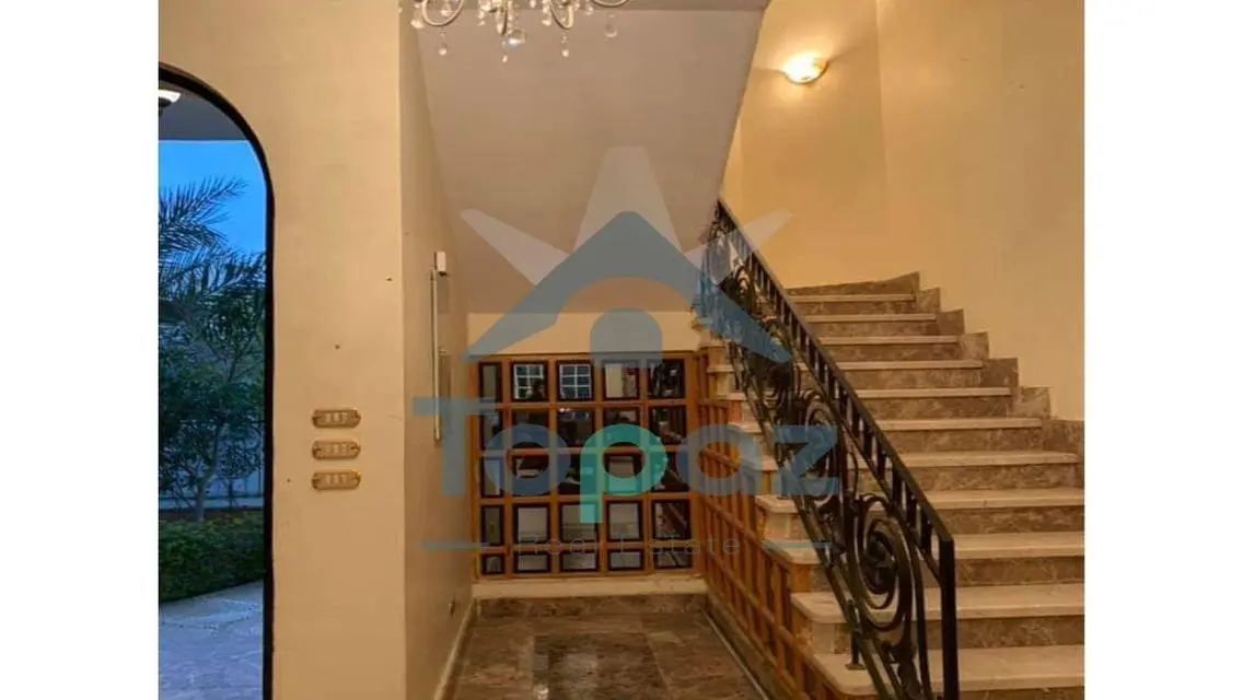 Villa With Swimming pool For Sale at Beverly hills