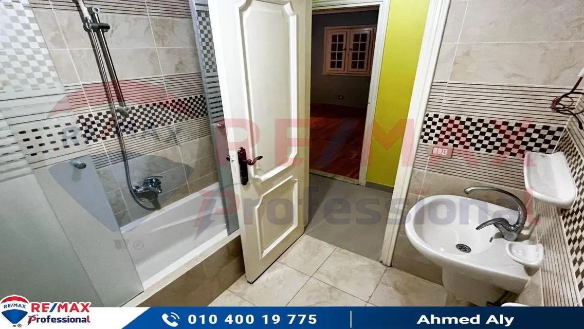 For rent apartment in Gleem Steps from Abu Qir St.