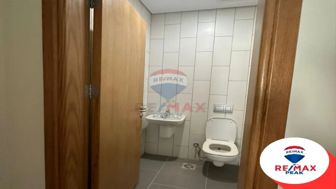 Sodic Medical District Clinic For Rent 57m