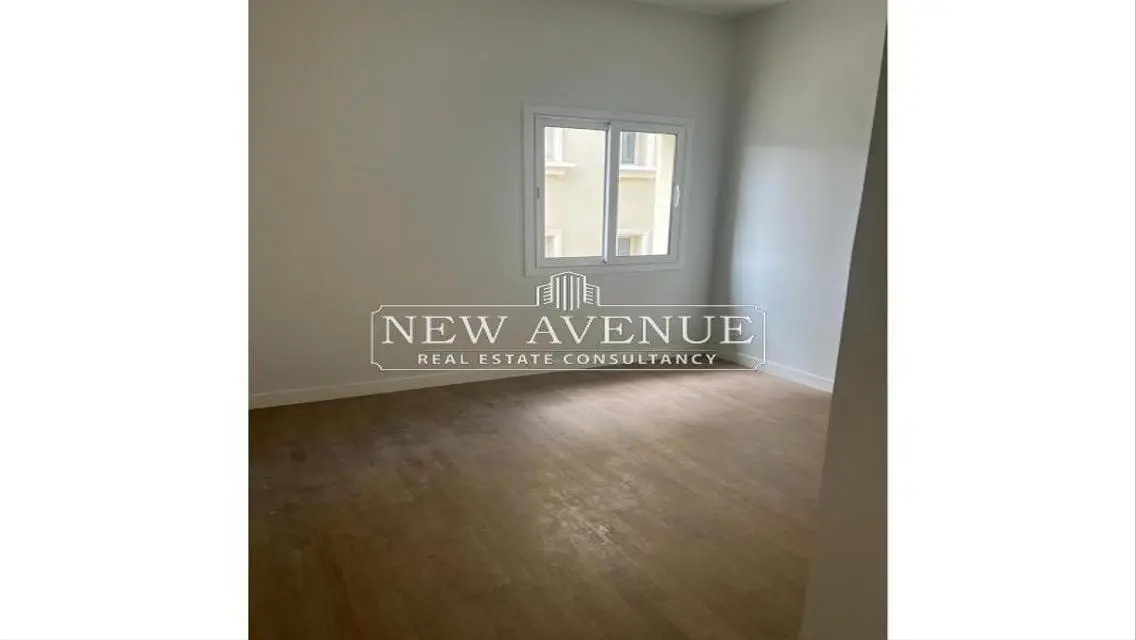 4 Bedrooms fully finished on Boulevard main view