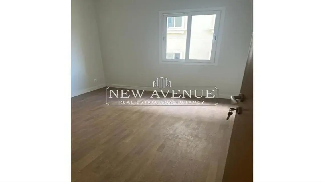 4 Bedrooms fully finished on Boulevard main view