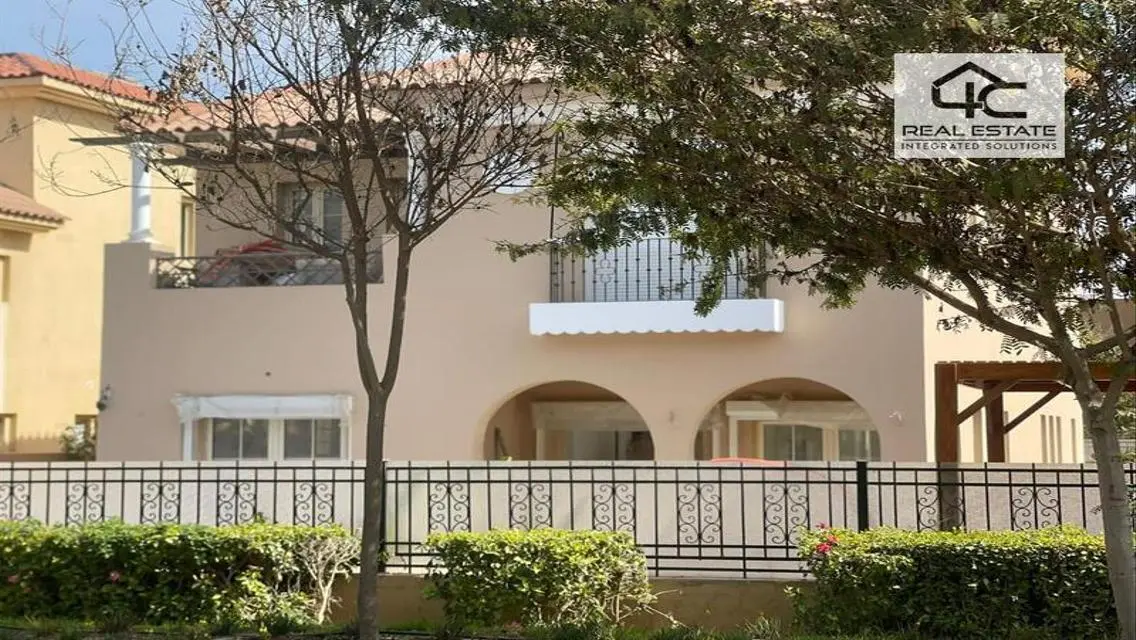 Villa classic fully finished for sale in Hyde park