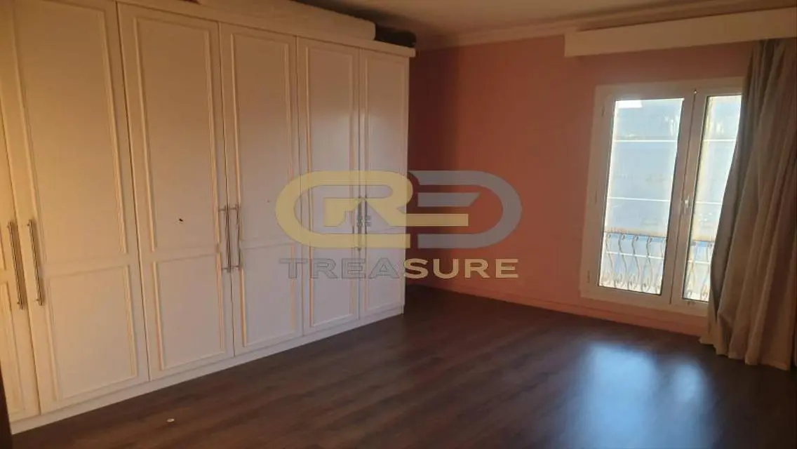 Penthouse for rent in Mountain View Hyde Park