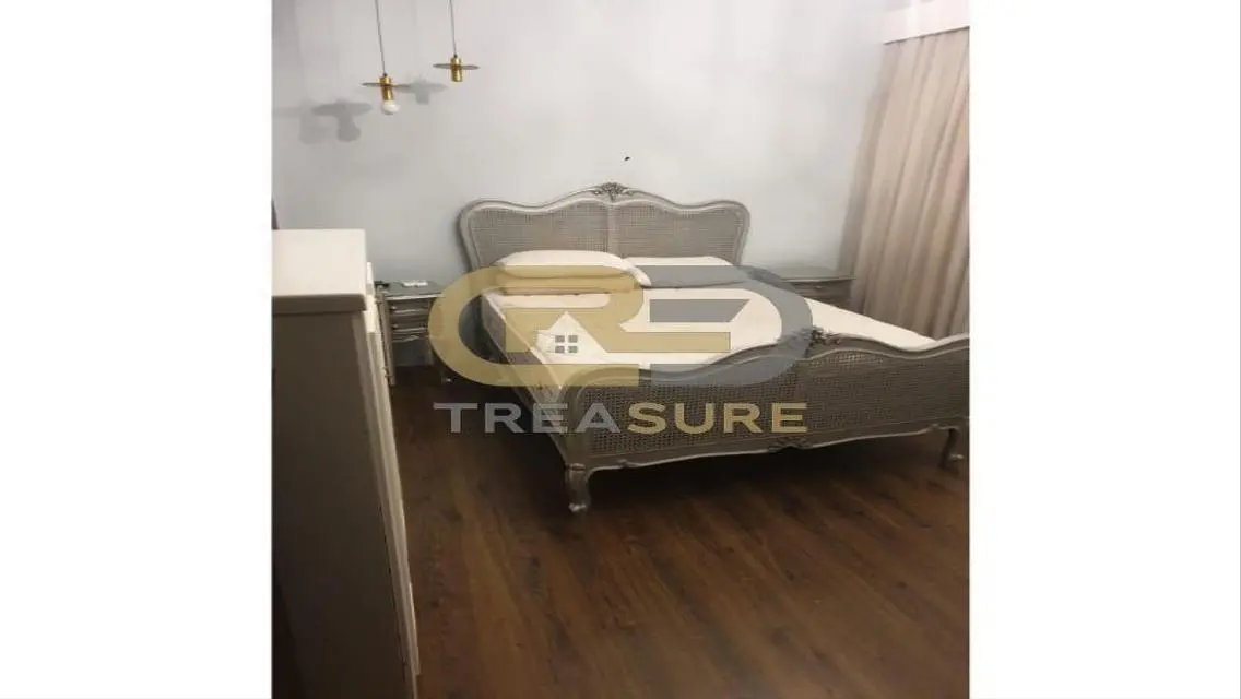 Penthouse for rent in Mountain View Hyde Park