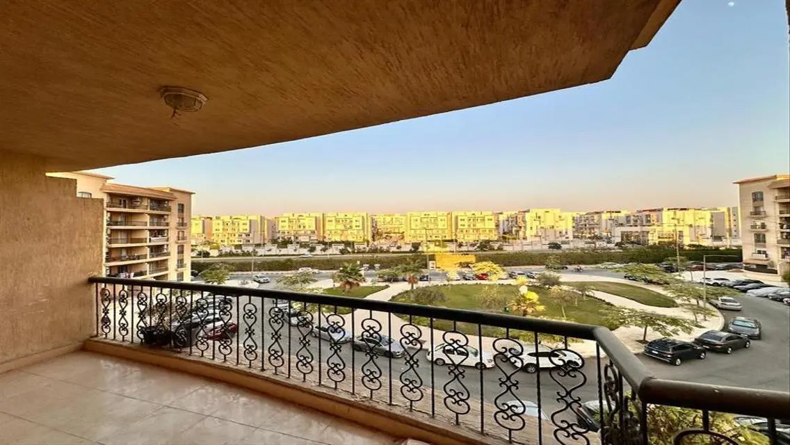 Apartment 162 meters for rent, including maintenan